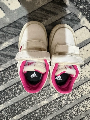 adidasi adidas