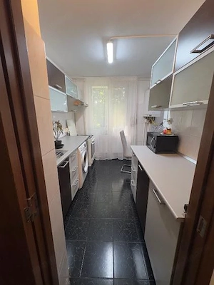 Apartament semidecomandat cu 3 camere - Drumul Taberei - Sector 6 - Parcare - imagine 2