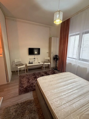 Propietar ofer garsoniera spre inchiriere - zona Decebal Piata Muncii centrala proprie ! - imagine 3