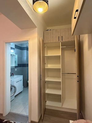 Propietar ofer garsoniera spre inchiriere - zona Decebal Piata Muncii centrala proprie ! - imagine 6