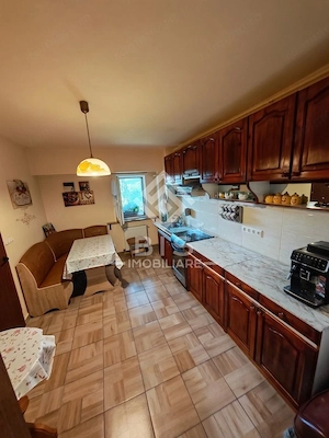 Apartament spațios cu 4 camere, 2 băi – Zona Centrală (Mihai Eminescu) - imagine 5
