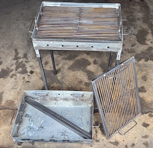 Gratar 600 x 400 cu picioare detasabile