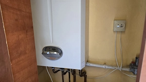 Inchiriez apartament 2 camere decomandat in Deva, zona Mihai Viteazu (Piata Centrala), etaj 2, - imagine 2