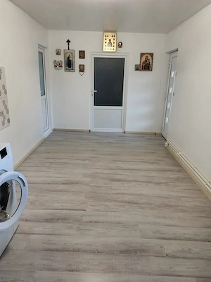 De Vânzare: Proprietate completă Casă 3 Camere + Garaj Mare + Teren 400 mp - imagine 9