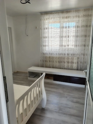 De Vânzare: Proprietate completă Casă 3 Camere + Garaj Mare + Teren 400 mp - imagine 13