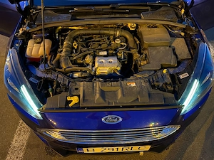 Ford Focus 1.0 Ecoboost  125 CP  Echipare Titanium + Pachet de iarna - imagine 5