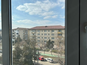 Vand apartament 2 camere et 4 bl G1 - imagine 4