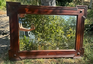 Oglindă veche vintage cu ramă din lemn masiv