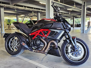 Ducati Diavel Rosu Carbon 2011 - imagine 2