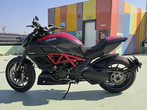 Ducati Diavel Rosu Carbon 2011 - imagine 3