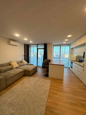 Inchiriez apartament central, parcare inclusa - imagine 4