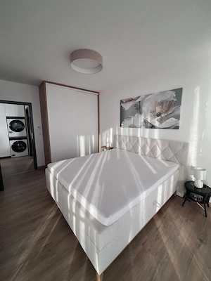 Inchiriez apartament central, parcare inclusa - imagine 6