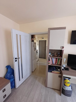 Vând apartament 1 cameră (25 mp), Beiuș, etaj 3 4 - imagine 2