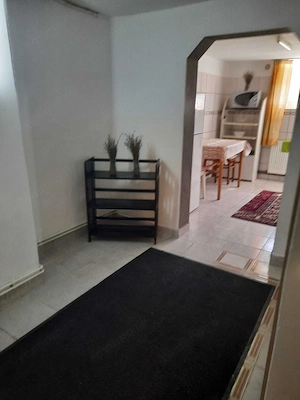 Inchiriere apartament 2 camere in casa (demisol) zona AFI, complet mobilat - imagine 2