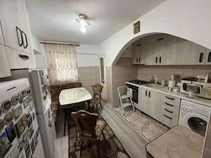 Apartament cu 3 camere, decomandat  - imagine 2