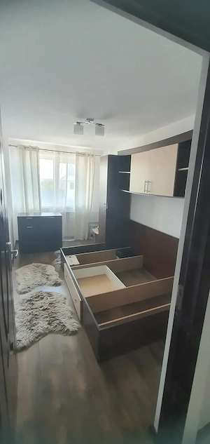 Vând apartament cu 3 camere decomandat  - imagine 4