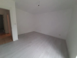 Casa deosebita cu garaj termoizolat, fotovoltaice cu baterii 10Kw - imagine 3