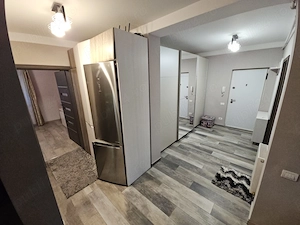 Inchiriez Ap 3 camere , spatios ,70 mp direct proprietar 0 comision , Giroc ,LIDL , 470 euro - imagine 3