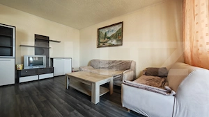 Apartament cu 3 camere,decomandat, zona Nufărul
