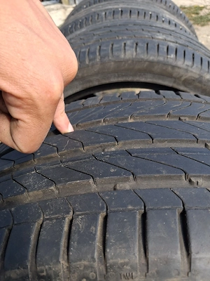 Continental 225/40 R18 92W XL