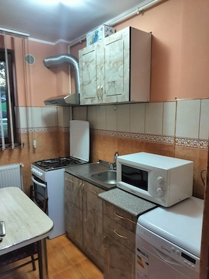 Apartament 3 Camere - Decomandat Complet Utilat, Mobilat - imagine 3