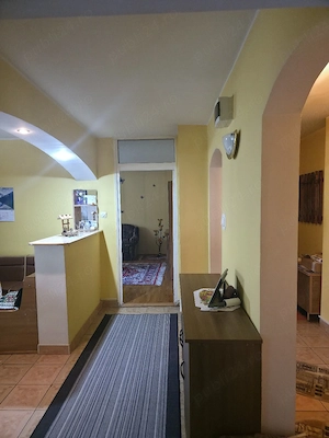 Apt. 3 camere, 2 băi, mobilat, A C, zona Sineasca - George Enescu  - imagine 5