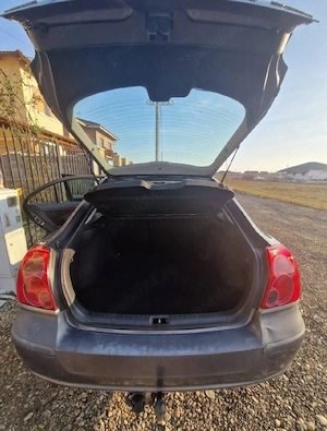 Vând Toyota Avensis - imagine 7