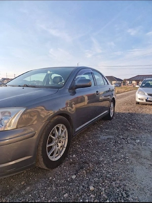 Vând Toyota Avensis - imagine 8