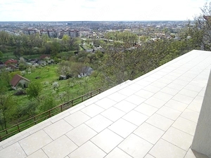 De vânzare casă cu panoramă unică spre oraș la doar5 minute de centrul orașului și Aquaparcul Ninfea - imagine 4