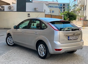 Ford Focus 1.6 Benzina GHIA EURO 5 - imagine 3