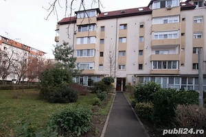 De vandut apartament 2 camere pe Calea Sever Bocu