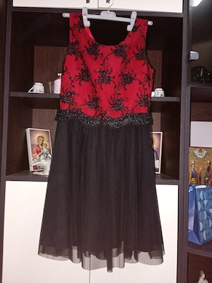 vând rochie urgent mărimea 40 