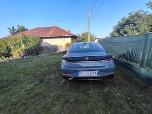 Hyundai Elantra 1.6 benzina, cu doar 65 000 km, întreținută. carte service completă. fără accident - imagine 5