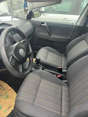  Volkswagen Polo 1.2 Benzină   An 2006  Vând Volkswagen Polo, motor 1.2 benzină, an fabricație 200