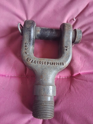 Cârlig remorcare / Ochi tractare camioane Mercedes-Benz (Cod OEM: A0003151520008)
