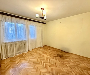 Apartament 3 camere decomandat bilateral, 63 mp utili, parter înalt, zona centrală, 2 balcoane