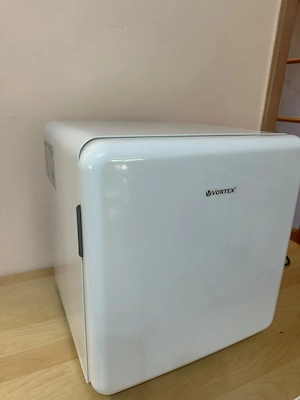 Mini-frigider Vortex 47L | Stare Impecabilă, Ideal pentru Birou, Hotel sau Cameră