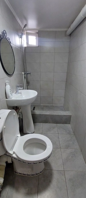 Închiriez apartament în regim hotelier de lux în Centrul Orașului . - imagine 5