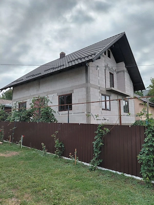 Vând casă la roșu în loc. Calafindești  - imagine 2