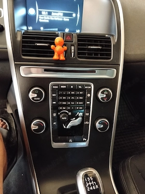Volvo xc 60  - imagine 4
