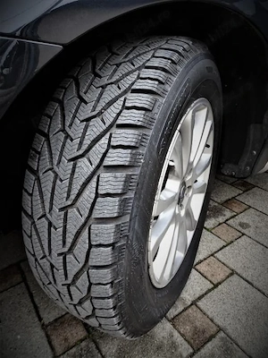Volvo XC60 2.4 D5 R-Design AWD Geartronic   205 CP - imagine 8