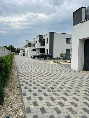 Casa Spatioasa 5 Camere | 150 mp Utili | Teren 250 mp | Direct Proprietar | Bragadiru - imagine 2