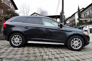 Volvo XC60 2.4 D5 R-Design AWD Geartronic   205 CP - imagine 6