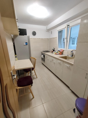 Apartament 2 camere decomandat confort 1 la Parter Prima inchiriere langa Plaza si Piata Moghioros - imagine 6