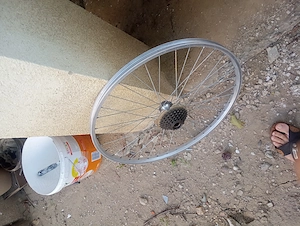 Vând roata bicicleta montana de 26