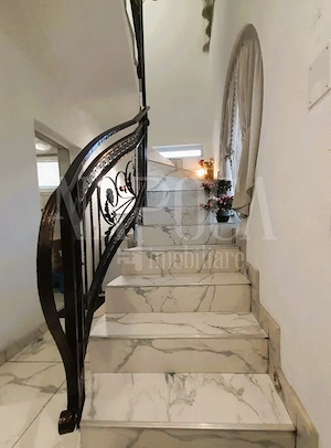 Aviz pentru Investitori !!!  PERSOANĂ FIZICĂ-VAND URGENT  Casa Pensiune in regim P+1E, in Oradea,  - imagine 5