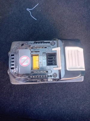 acumulator Makita nou 