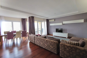 Premium home with reserved parking in Cosmopolis - imagine 8