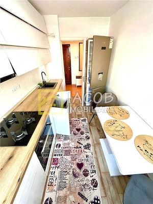 Etaj 1, 2 camere decomandate, zona Republicii - Aeroport, Bacau