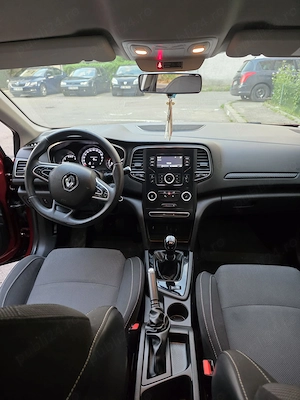 Renault Megane 1.3 turbo benzină 140 cai - imagine 2
